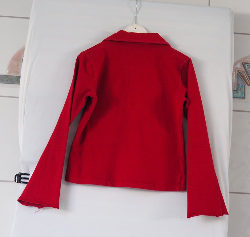 Cooles Oberteil mit Kragen und Schnürung