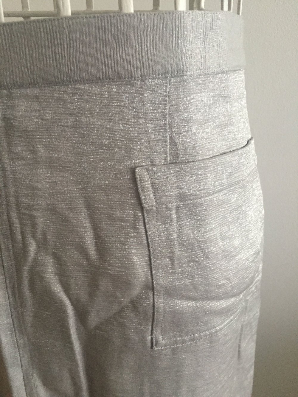 Langer silberner Rock