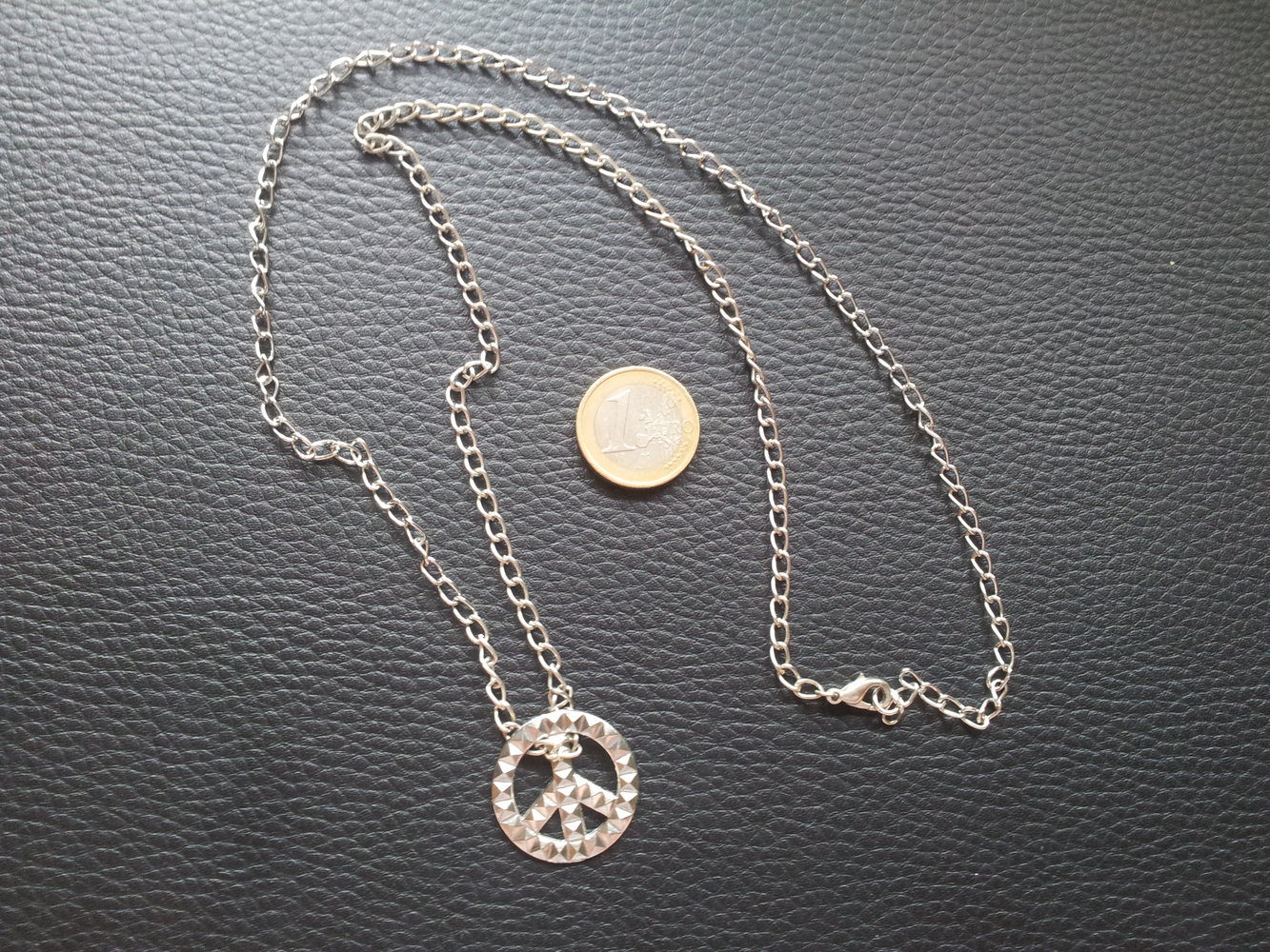  Modeschmuck lange Kette Peace Zeichen Anhänger NEU