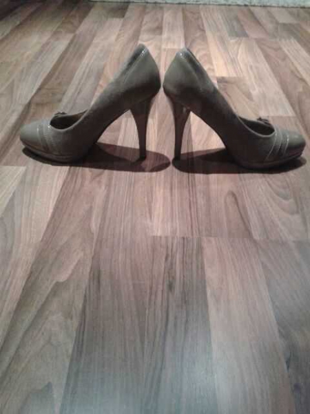 hohe Schuhe :)