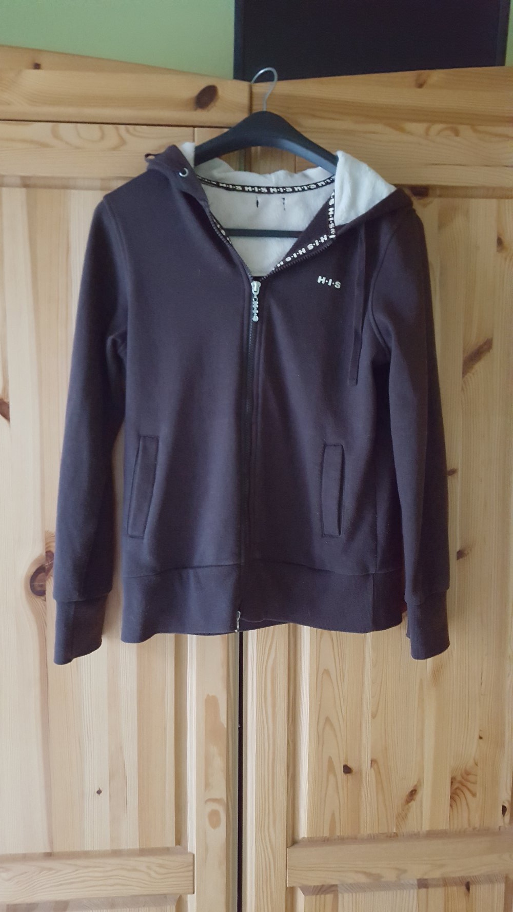 Braune, dickere Sweatshirtjacke