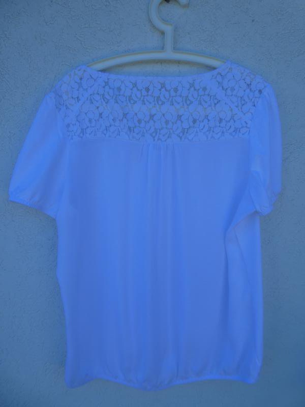 NEU – Esprit  – Bluse, weiß mit Stickereien