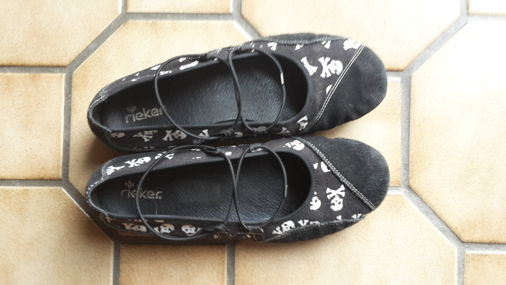 Rieker Gr.37 schwarz leder ballarias Totenkopf gothic Punk emo