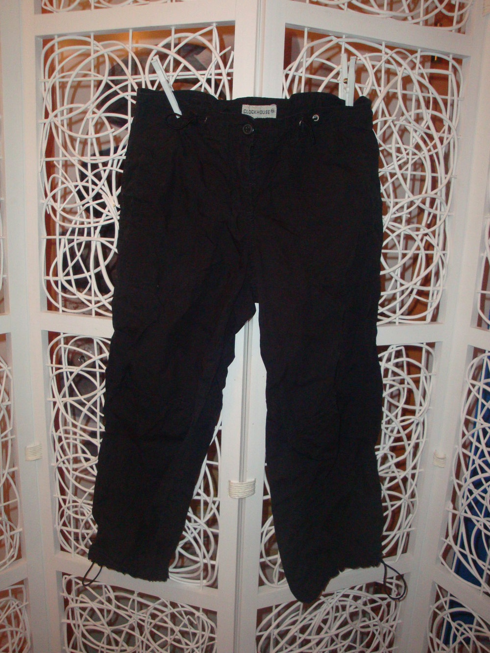 Dreiviertellange schwarze Hose