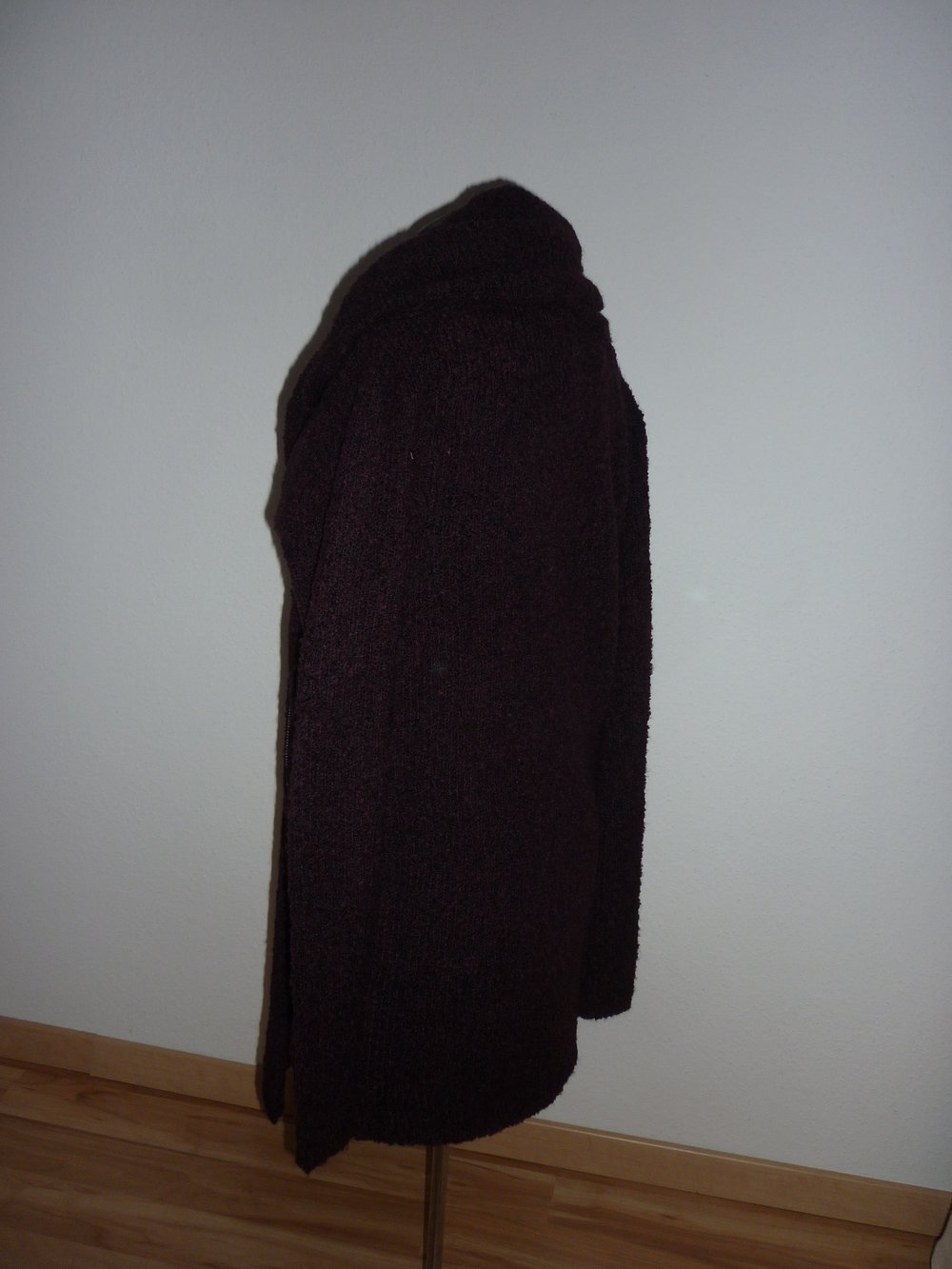 NEU: H&M Blogger drapierter asymetrischer boucle Caridgan oversize beere Größe XS 34 36 