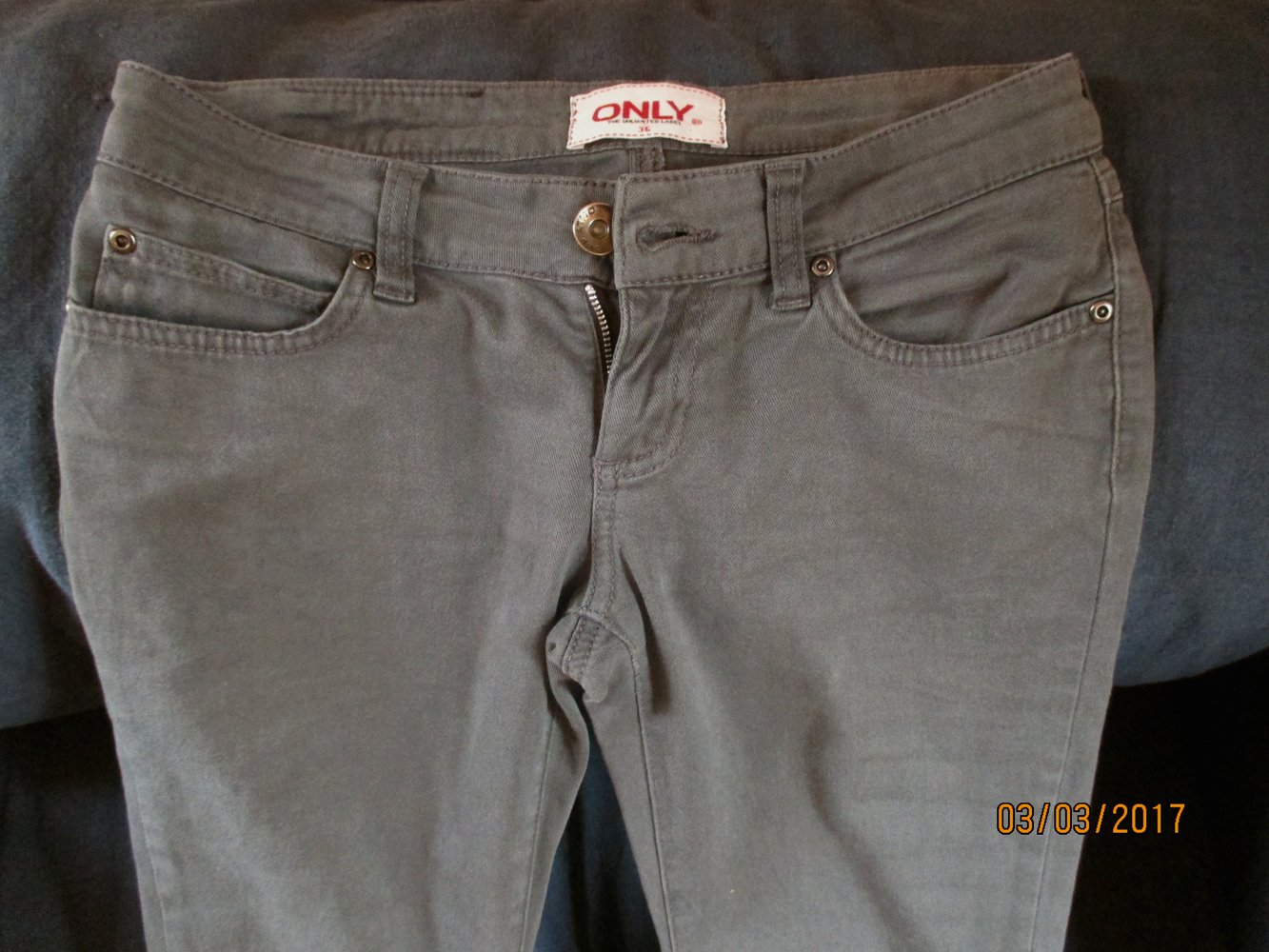 Lange dunkelgraue Hose von Only, Gr. S