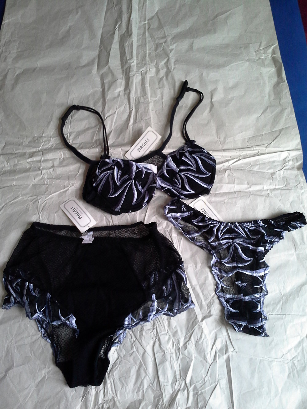 Unterwäsche Set mit Tanga und Slip (auf Wunsch), 75A und 42