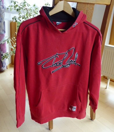 Roter Hoodie mit Applikation