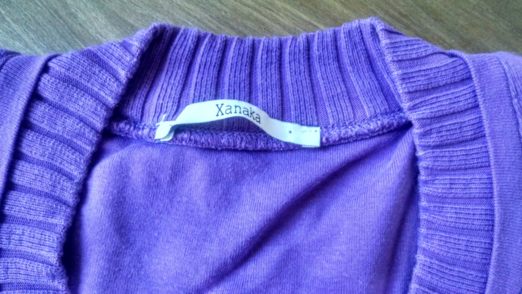 Lila Langarmshirt mit tollem Kragen