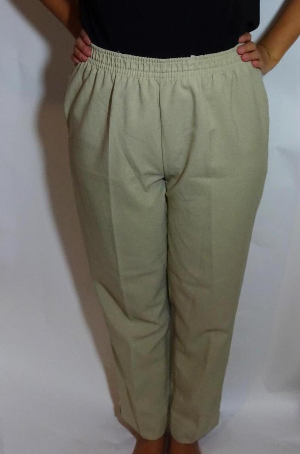 Beige Hose schlicht Basic Kurzgröße 22 Gr. 42/44 Gr. 42