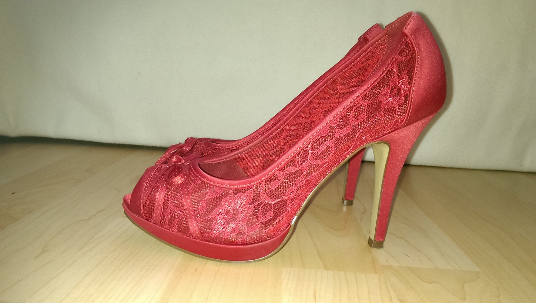 *NEU* High Heels / Peeptoes, rot mit Spitze, Größe 37