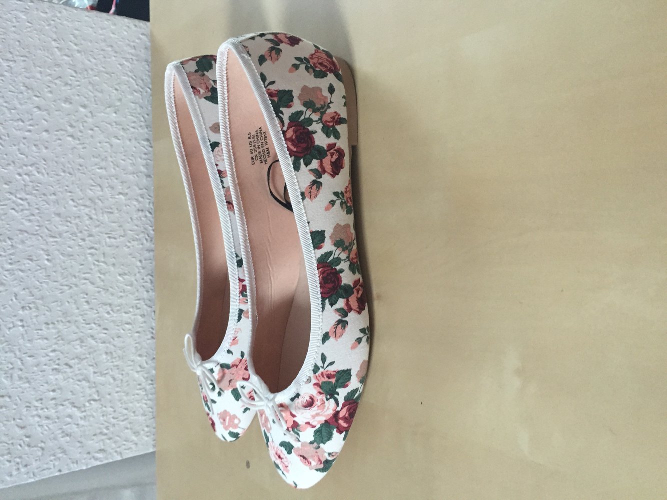 Süße Blümchen-Ballerinas von H&M
