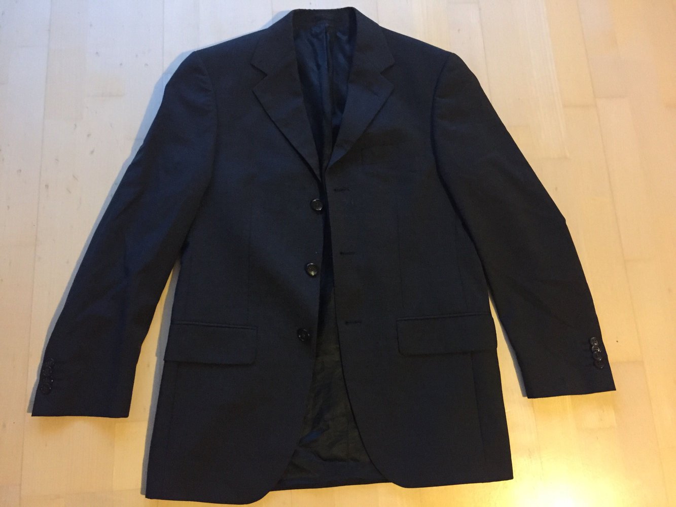 Anthrazitfarbenes Jacket