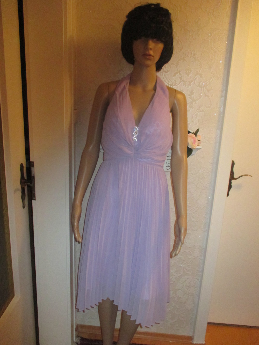 NEU mit Etikett * Marilyn Monroe * Cocktail * Abend * Ausgeh * Pliseè * Neckholder * Bustier * Kleid mit Glitzer- Kristalle * Brosche 