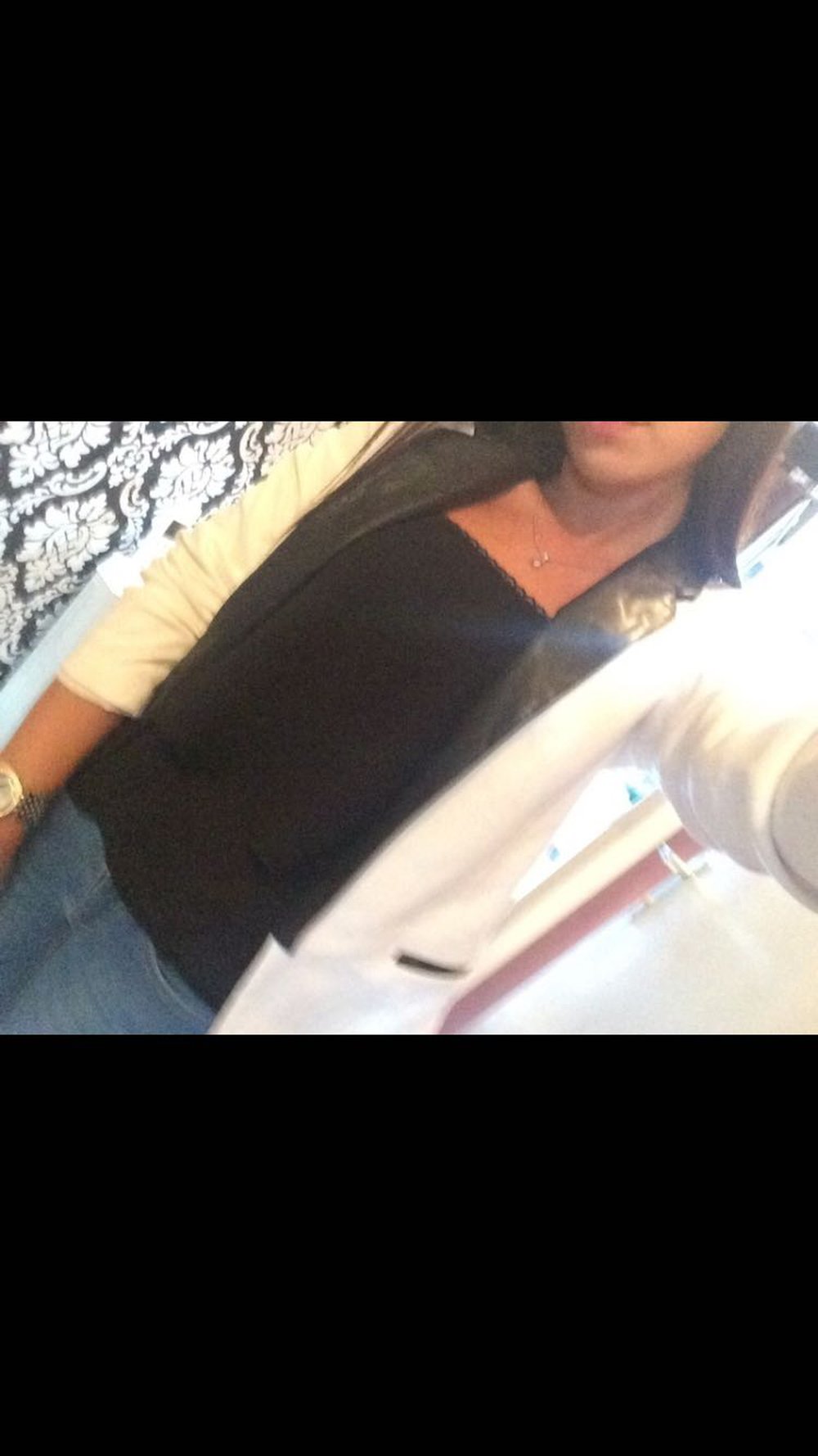 Weißer Blazer, Kragen lederoptik 