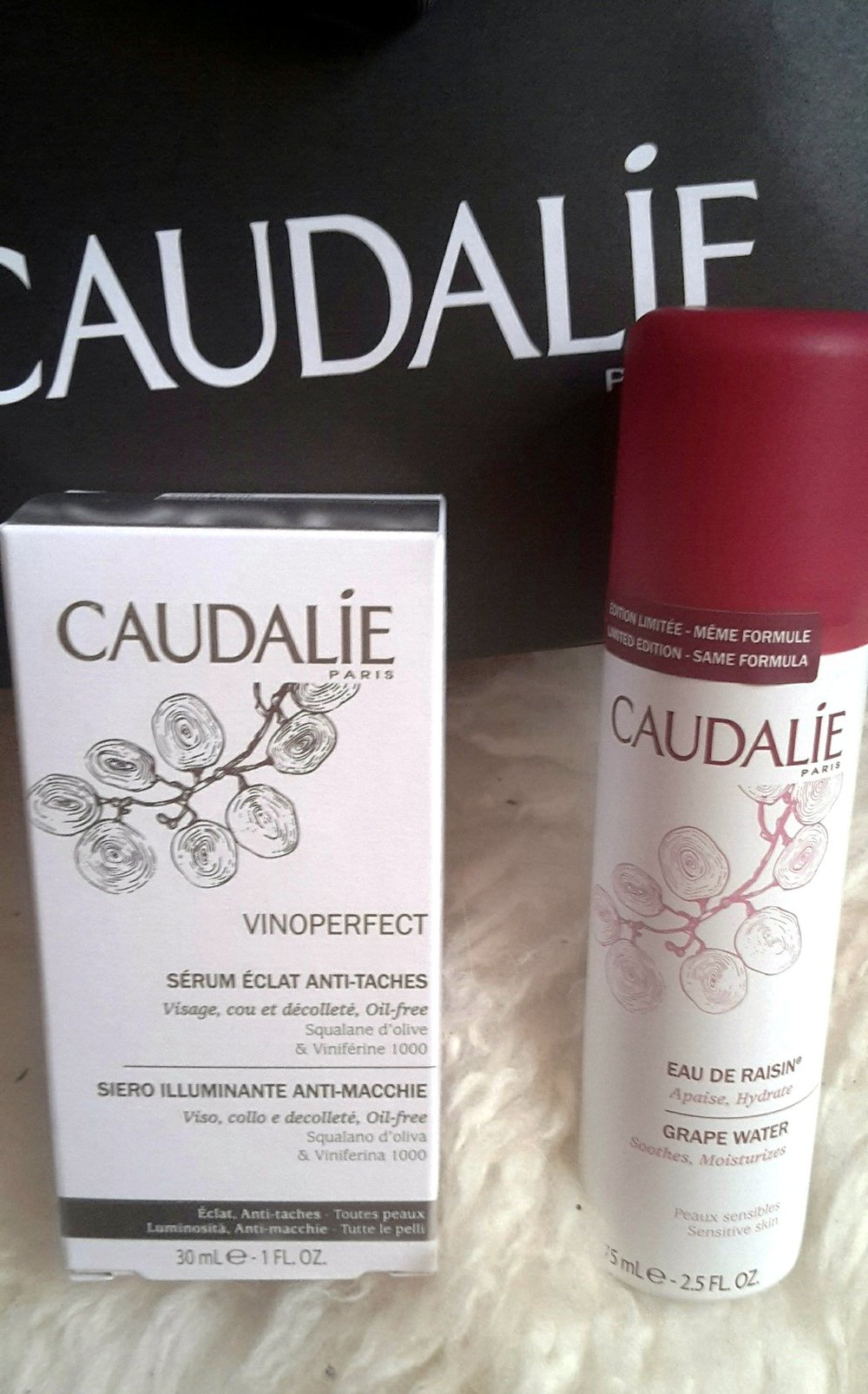 Claudalie Paris Naturkosmetik Eau de Raisin Pigmentflecken vinoperfect serum eclat anti taches