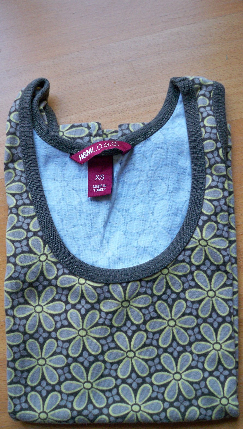 Schönes grün gemustertes Tanktop !