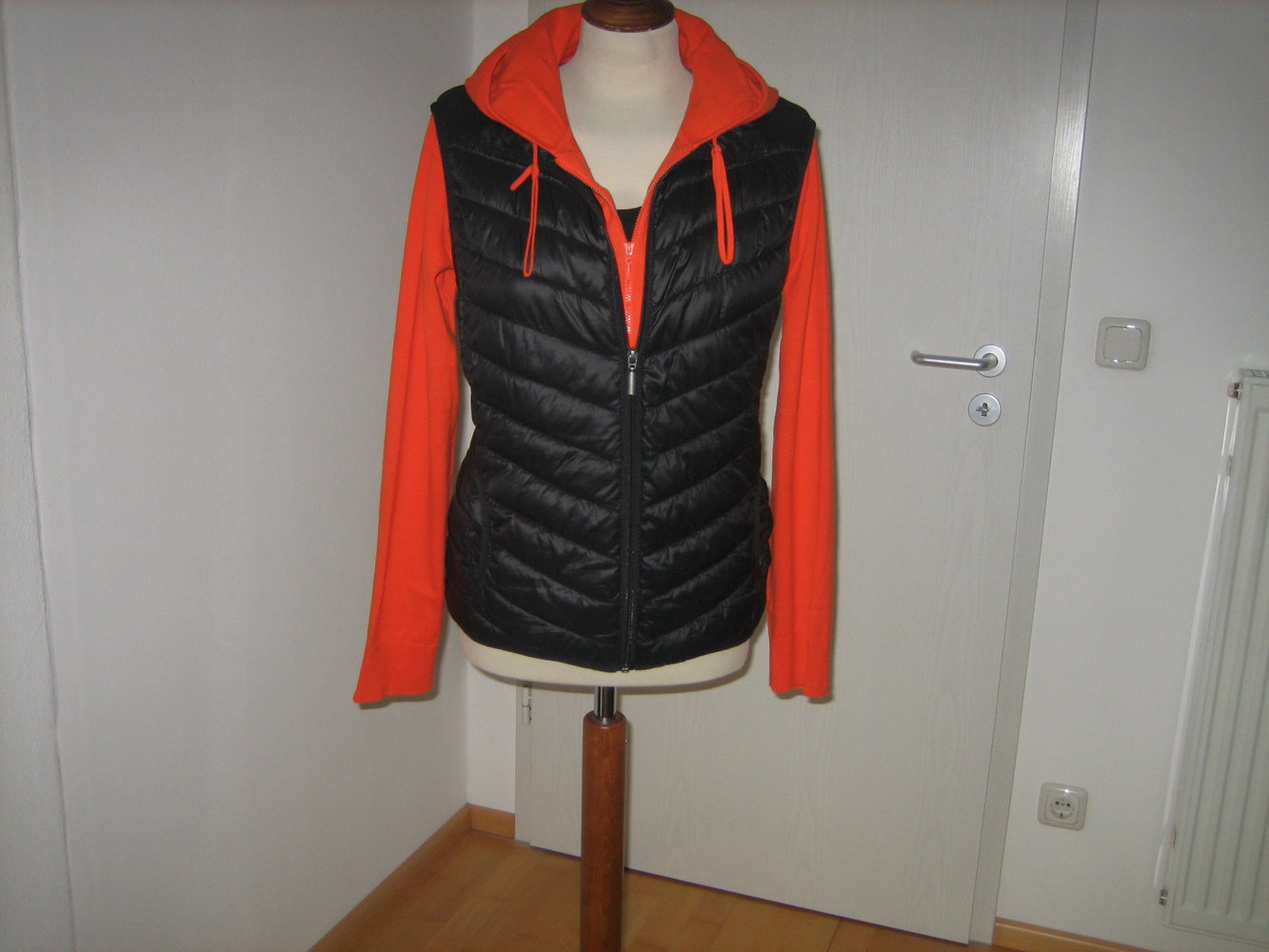 Lässige Strick-Jacke m. Kapuze Gr. 42, frischer Orange-Ton - superangenehme BW!