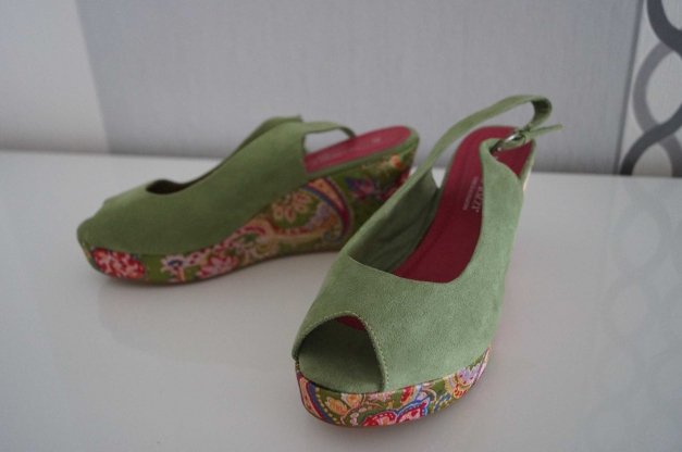 Schöne Schuhe perfekt für den Sommer 39 Neu