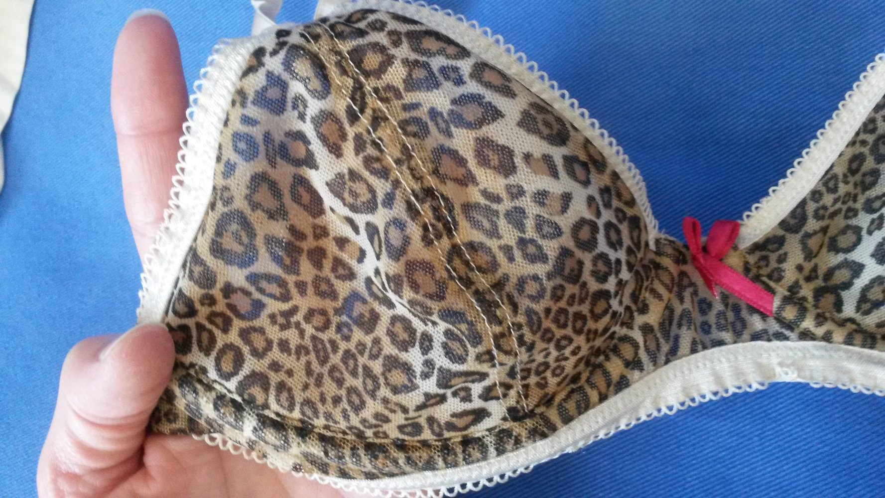 Leo BH pinke Schleife