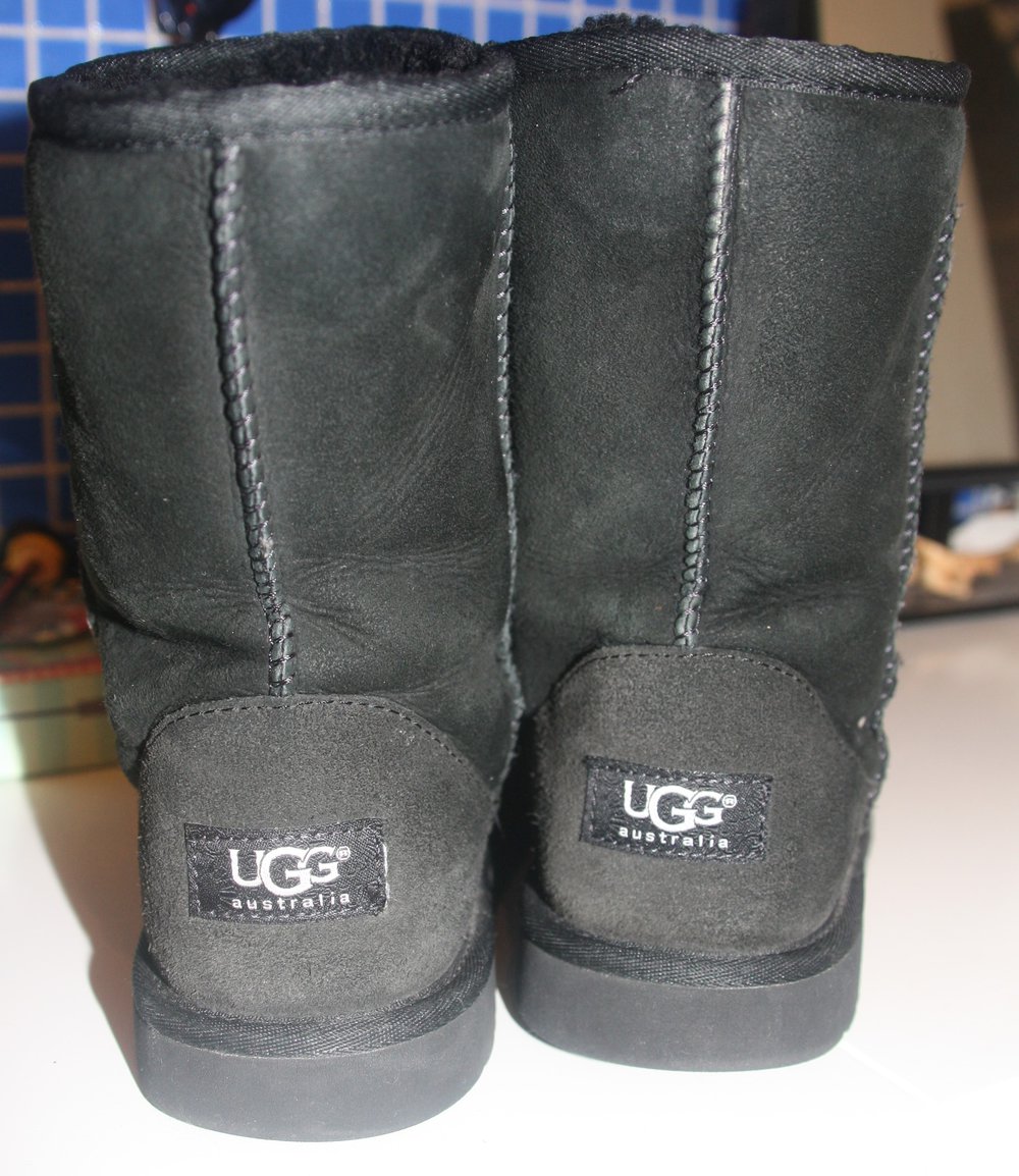 UGG Australia Classic Short Schwarz Boots Fell WARM Schuhe Gr. 37