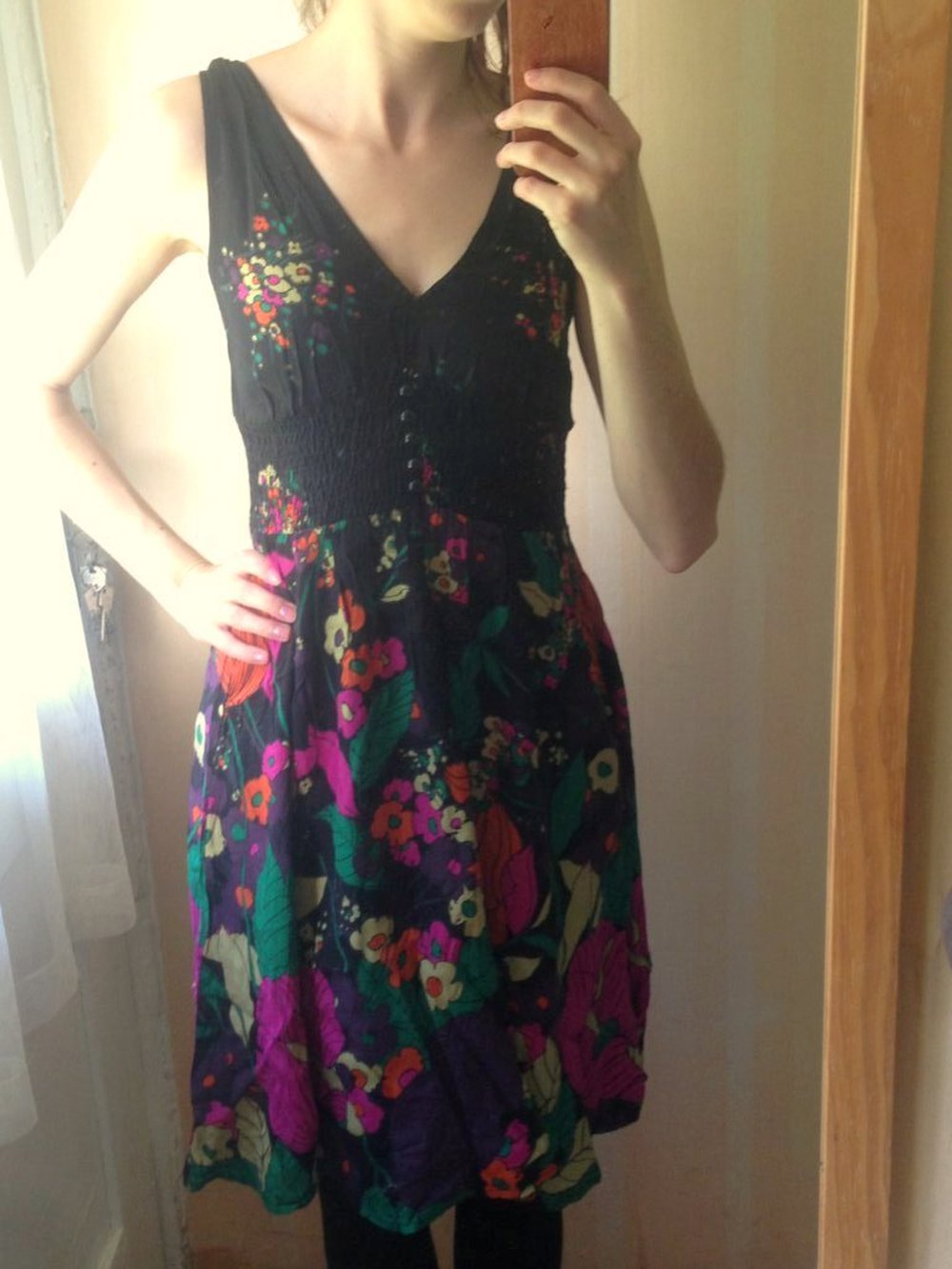 Sehr hübsches Sommerkleid mit Blumen