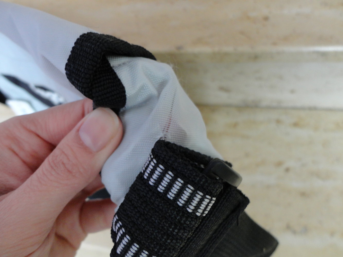 Kangaroos Tasche Umhängetasche grau schwarz Basic