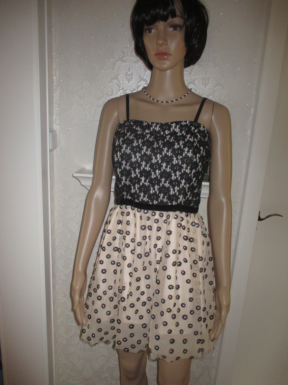 NEU mit Etikett * 3D- Blüten * Blumen * Flower- Power * Mesh * Chiffon * Tüll * Lace- Spitzen * Petticoat * Kleid 