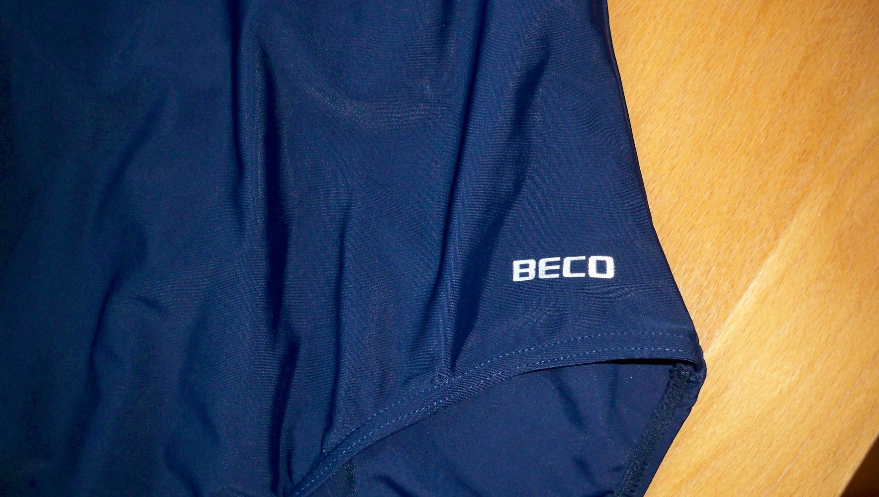 Badeanzug dunkelblau !