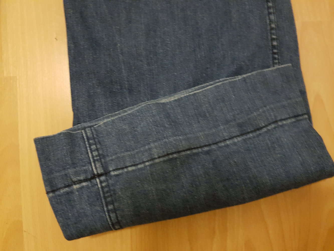 Schicke Jeans von H&M, Schlaghose, weiter Beinschnitt, Damen, dunkelblau, Grösse 42