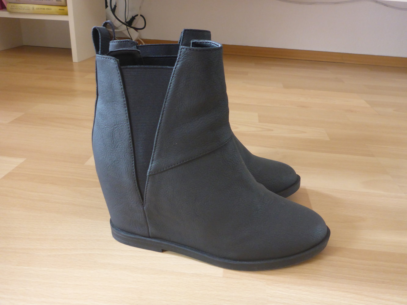 Stiefeletten, Keil, schwarz Gr. 40, Devided, H & M