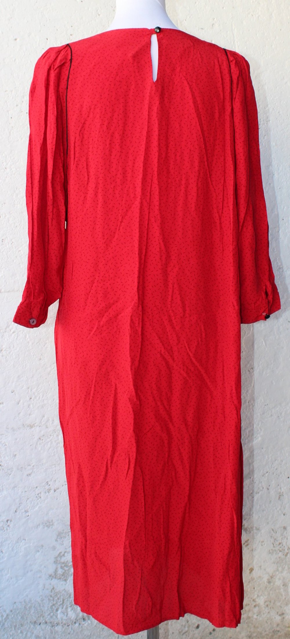 rotes lockeres True Vintage Midikleid mit schwarzem Muster (Striche, abstrakt), Größe 40