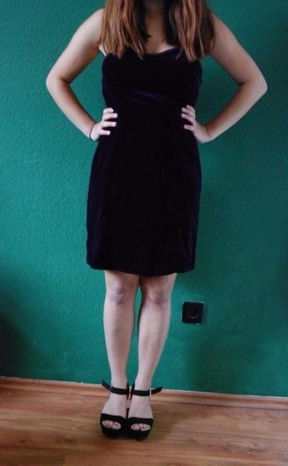 Trägerloses Samt Kleid / Abendkleid aus violettem Samt