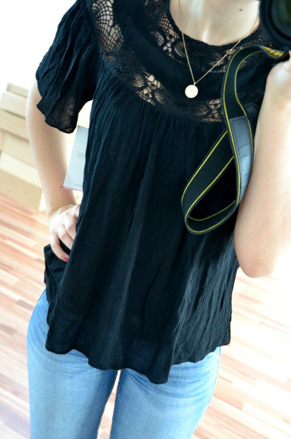 Lockere Zara Bluse schwarz mit Häkel Spitze Details am Ausschnitt NEU mit Etikett 34 XS