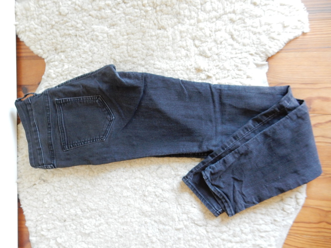 Schöne enge Röhrenjeans