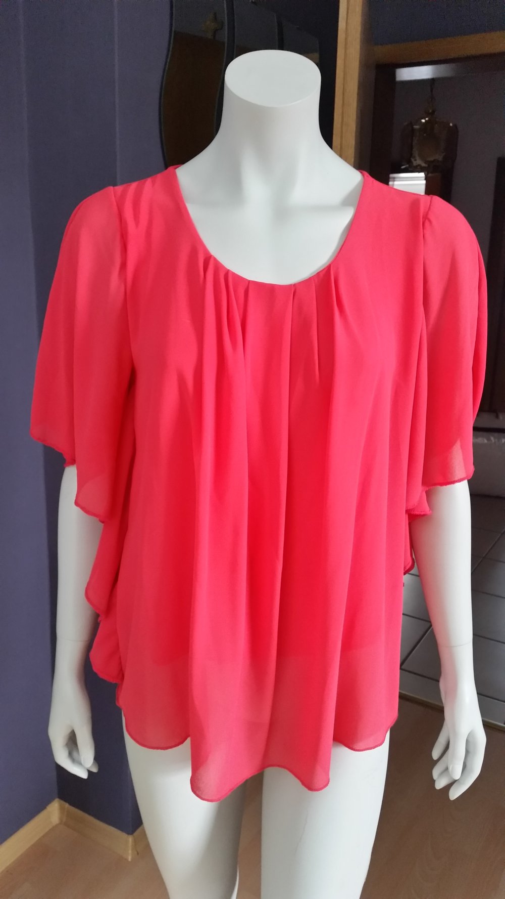 rotes luftiges Oberteil