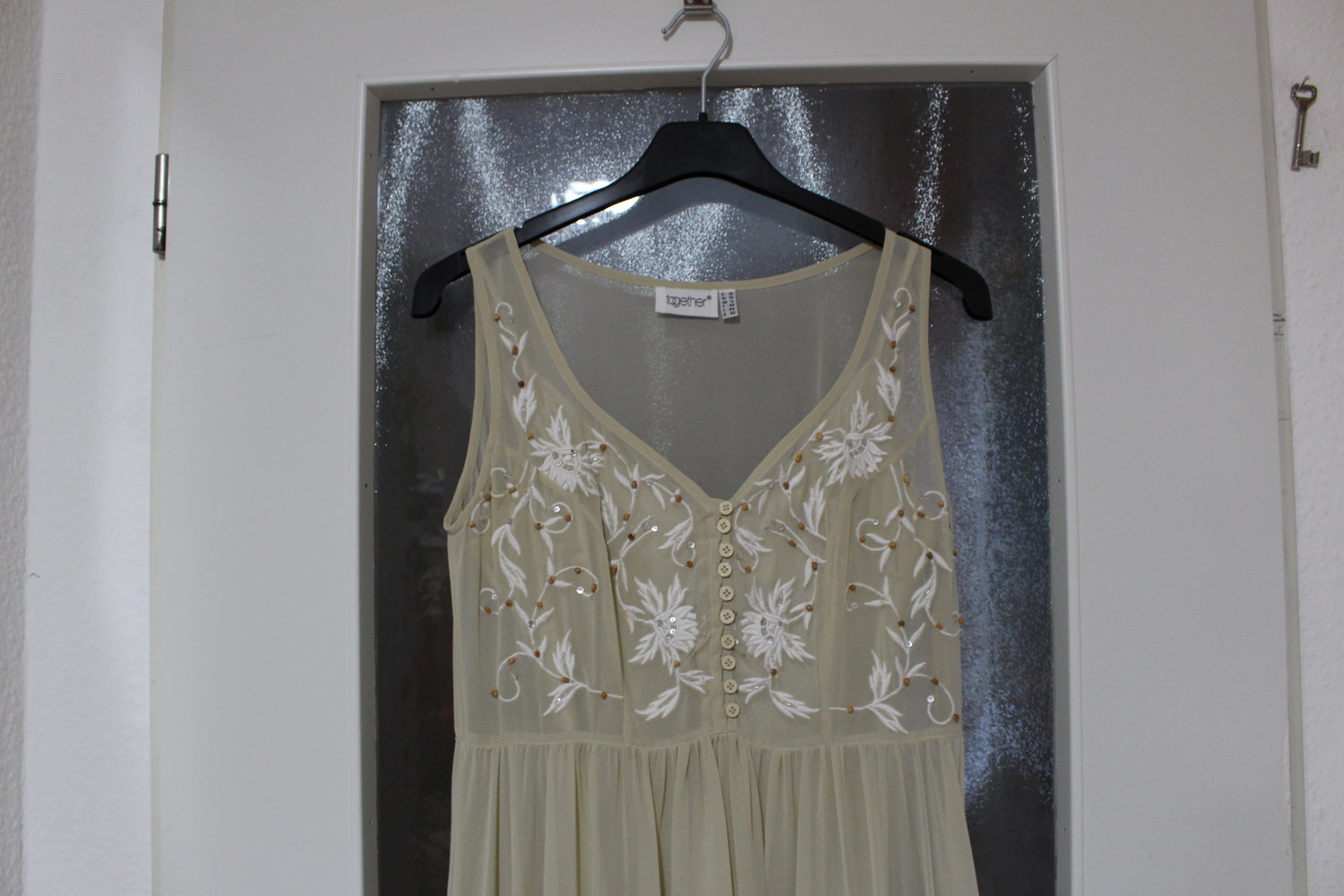 76. Festliches Kleid mit Stickerei von Together, beige/sandfarben, Gr. 38