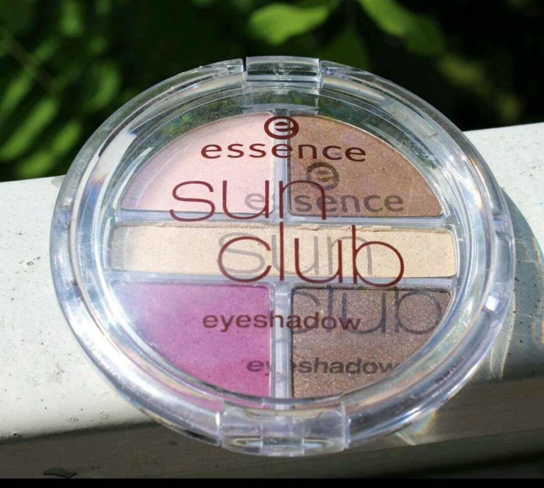 Essence Sun Club eyeshadow