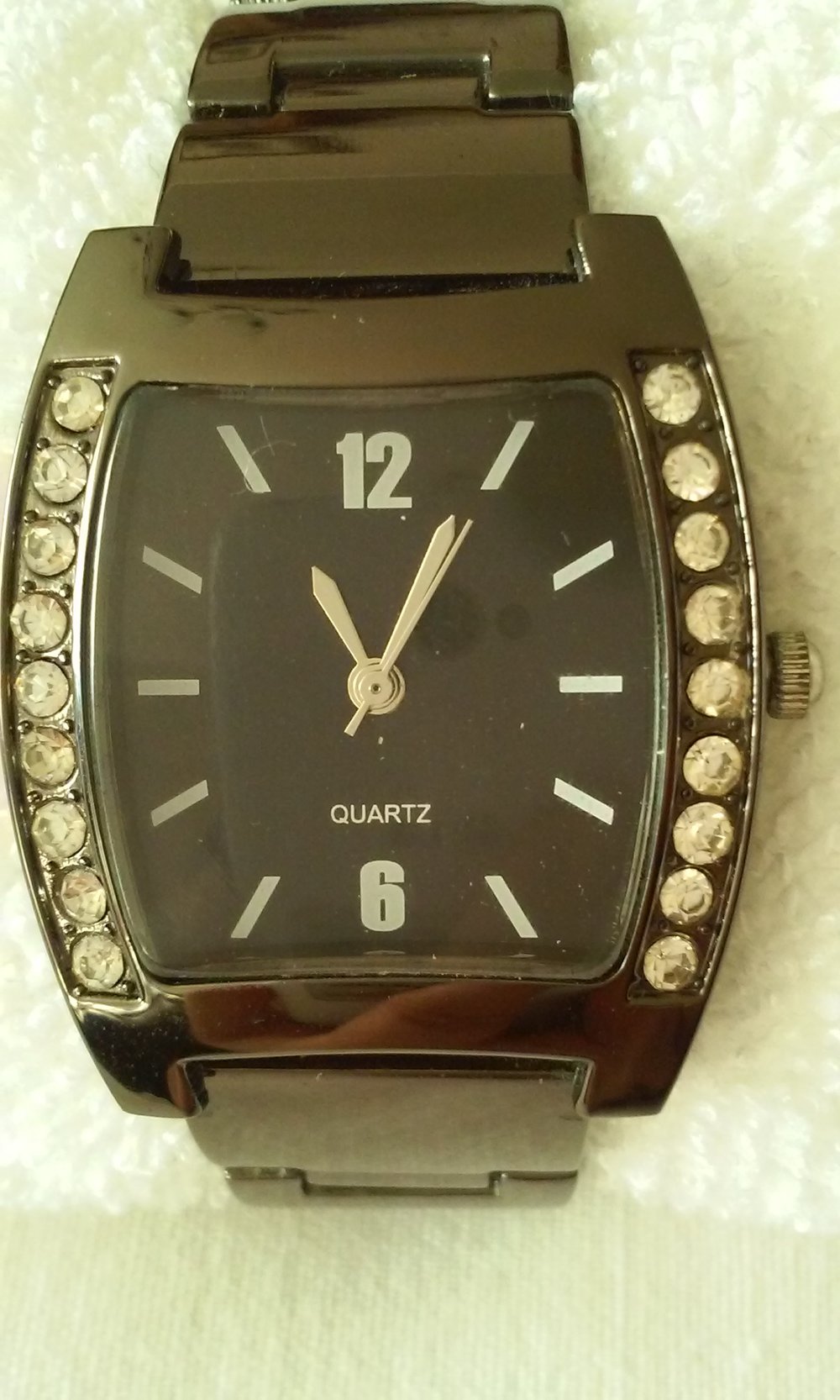 Armbanduhr Quarzuhr mit Strasssteinen  Faltschließe neue Batterie!