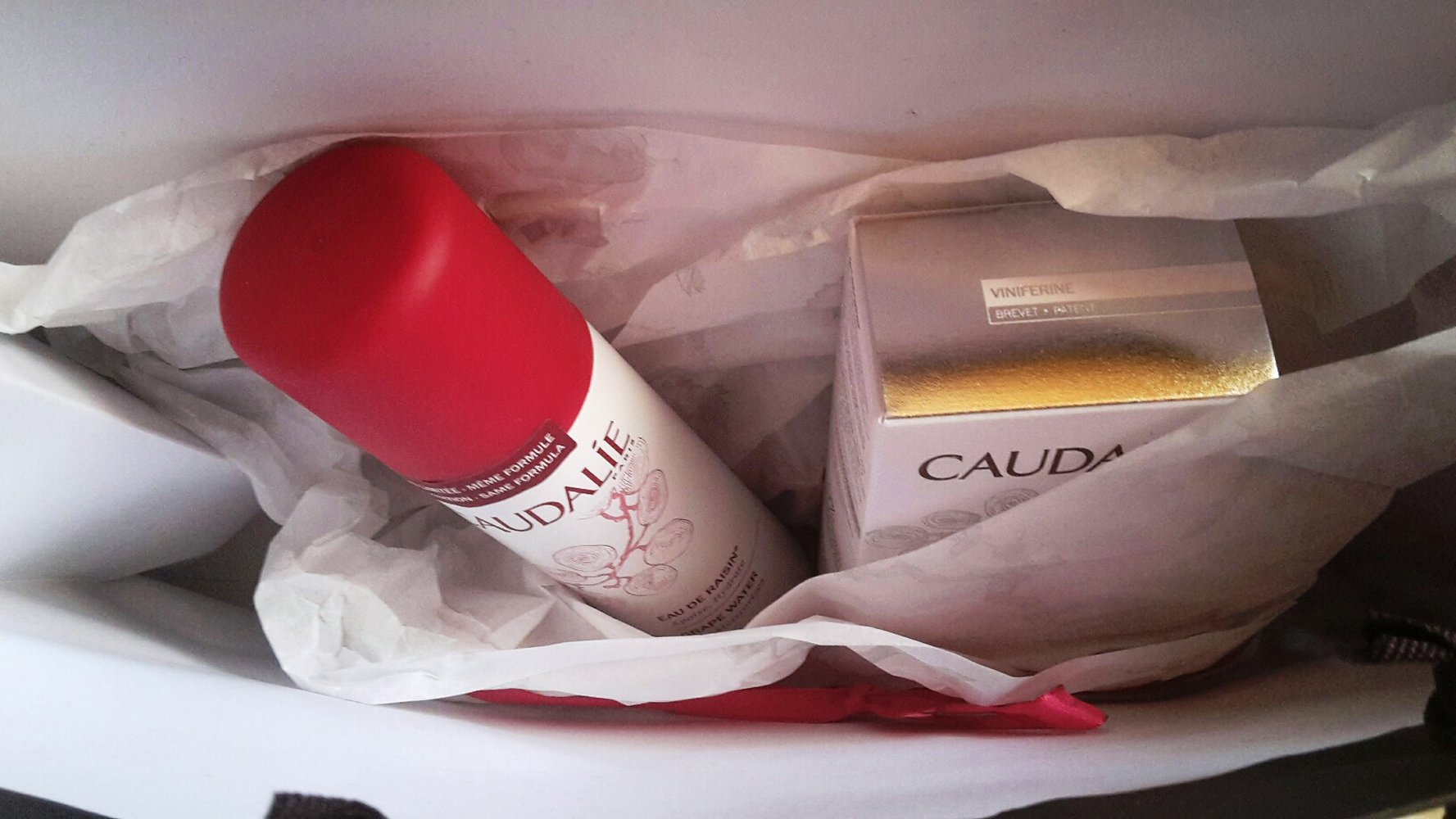 Claudalie Paris Naturkosmetik Eau de Raisin Pigmentflecken vinoperfect serum eclat anti taches