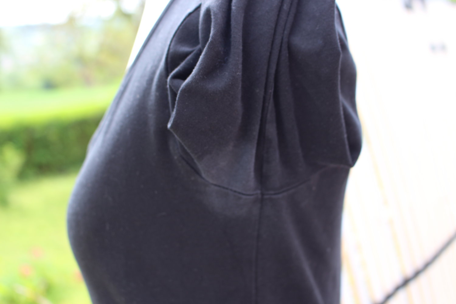 schwarzes einfaches Kleid