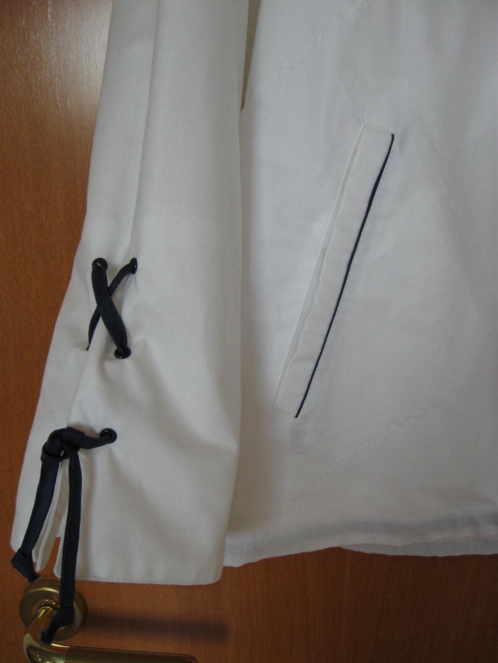 Weiße leichte Jacke dunkelblau Schnürung maritim Sommerjacke Kapuze vintage Reißverschluss