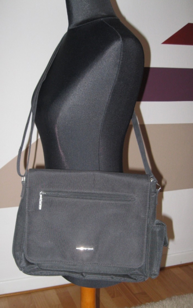 Schwarz silber Umhängetasche Laptoptasche Notebook Handyfach 