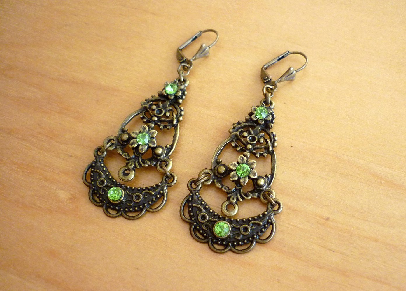 Ohrhänger Ethno Tropfen grün Goa Blumen Ornament Brisuren lang Ohrringe Vintage Gothic