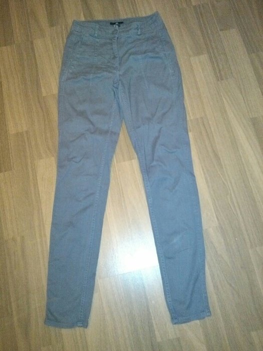 Graue Röhrenhose von H&M