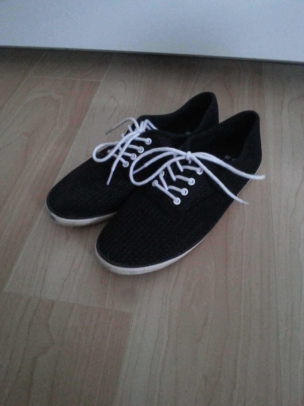 Schwarze Sneaker aus Mesh 