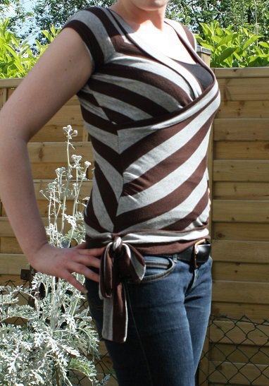 Gestreiftes T-Shirt zum Binden von New Yorker, Gr. S