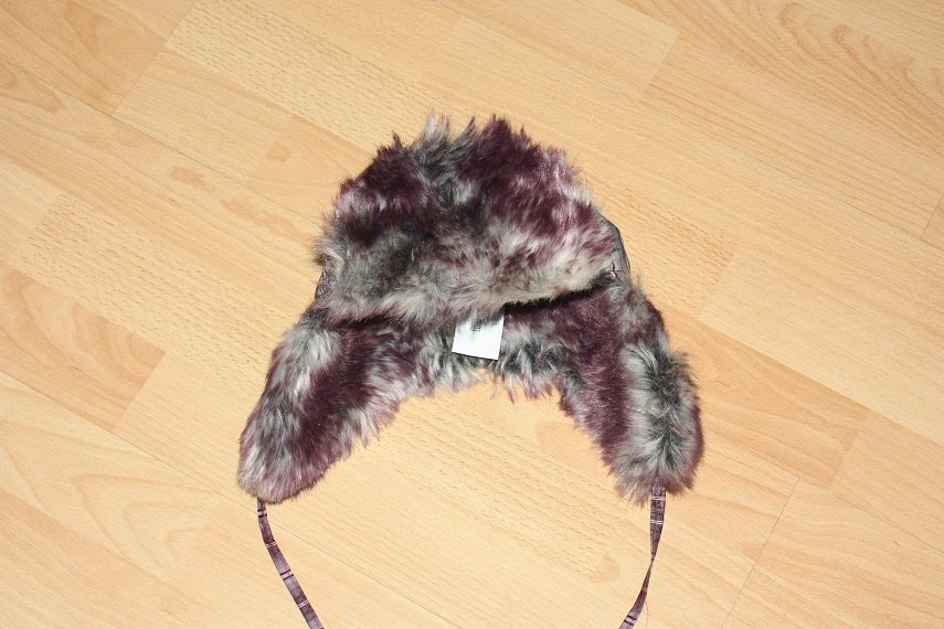 Schöne Fake Fell Mütze mit Ohrenwärmern und Bommeln für Mädchen Gr. 51