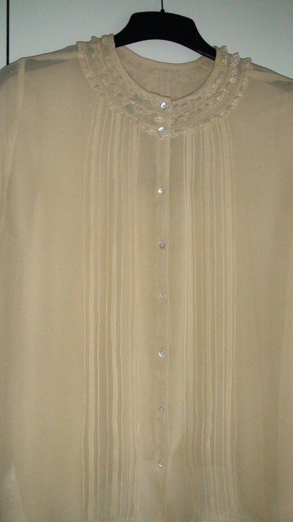 ASOS langärmilge Bluse mit Spitze und Rüschchen Gr.40