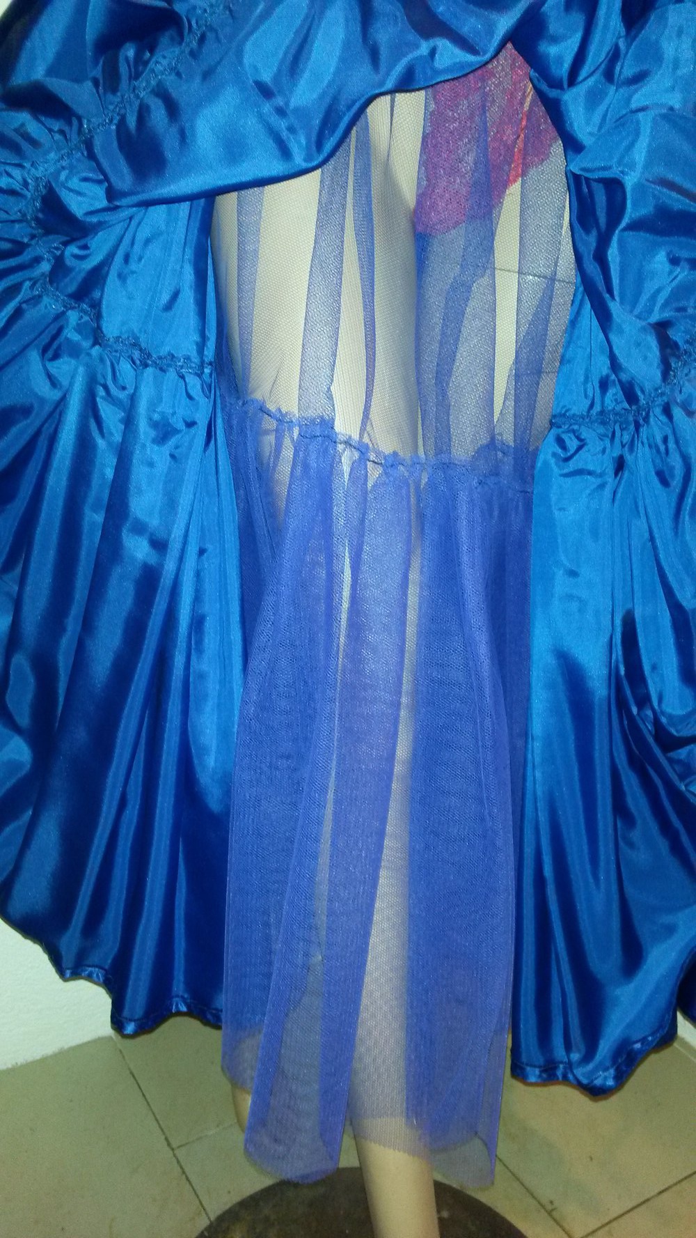 Königsblauer mega weiter Satin - Rock mit breiter Schärpe 